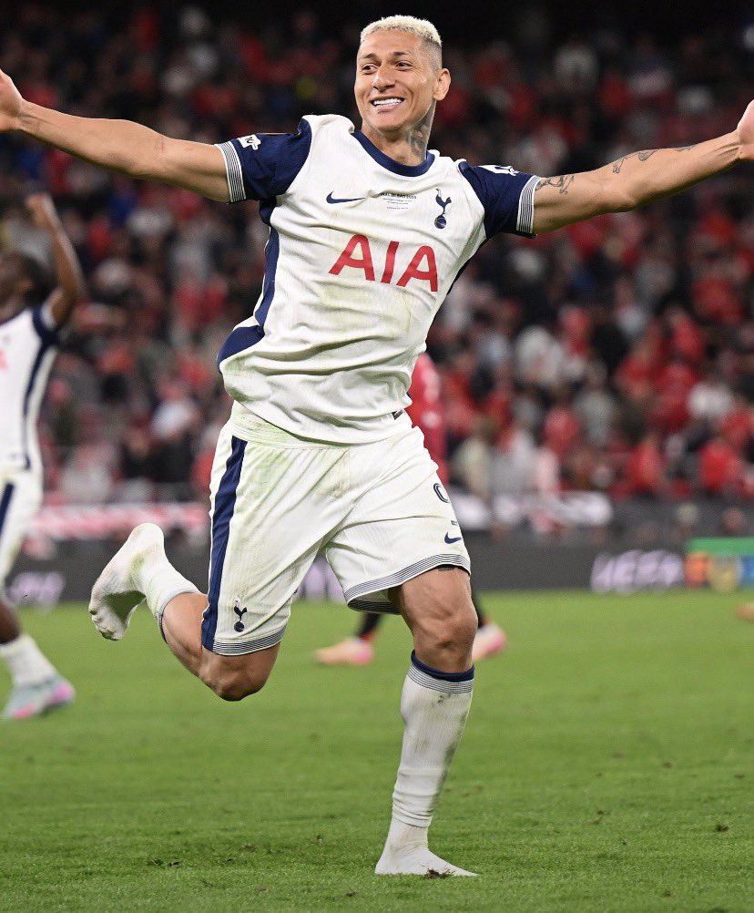 Patodotottenham's tweet photo. 🚨 URGENTE!

• 🇧🇷Richarlison acerta acordo verbal com o Trabzonspor.

• Atacante quer deixar o Tottenham e pressiona a diretoria pela liberação.

• Negociação avança na Turquia.

[@YagoSabuncuoglu] https://t.co/tWX8FOtqaX