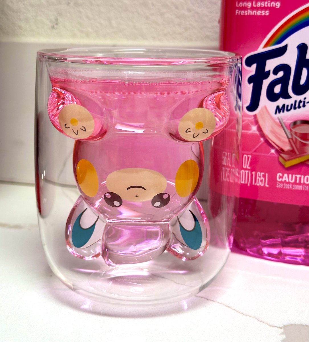 norainthefuture's tweet photo. found the perfect color drink for the shiny version 🥰 https://t.co/cZFXW9iuGP