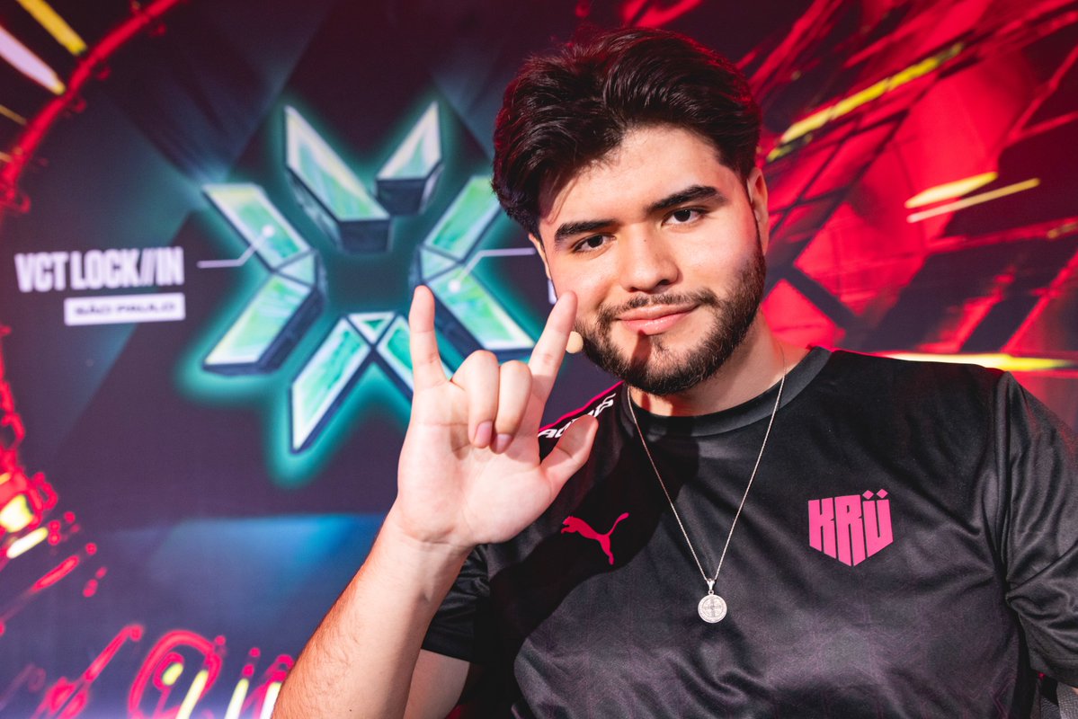 KRUesports's tweet photo. Feliz cumpleaños Santi, eterna leyenda 🩷🇨🇴

Hoy, mañana y siempre, nuestro Rey del Norte. https://t.co/qTaIegyEze