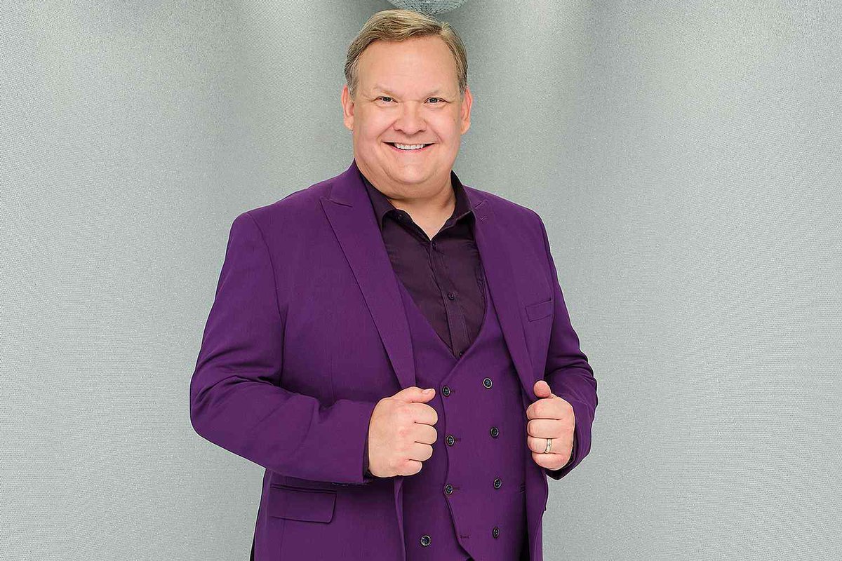 rorywilliams24's tweet photo. @StevenWallaby Andy Richter rocking up to the stage to receive his Oscar for his 3 lines of dialogue https://t.co/DIdAxTvmgY