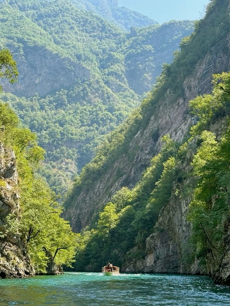 reminiscinbby's tweet photo. Lake Komani, Albania https://t.co/IyidmXBdMn