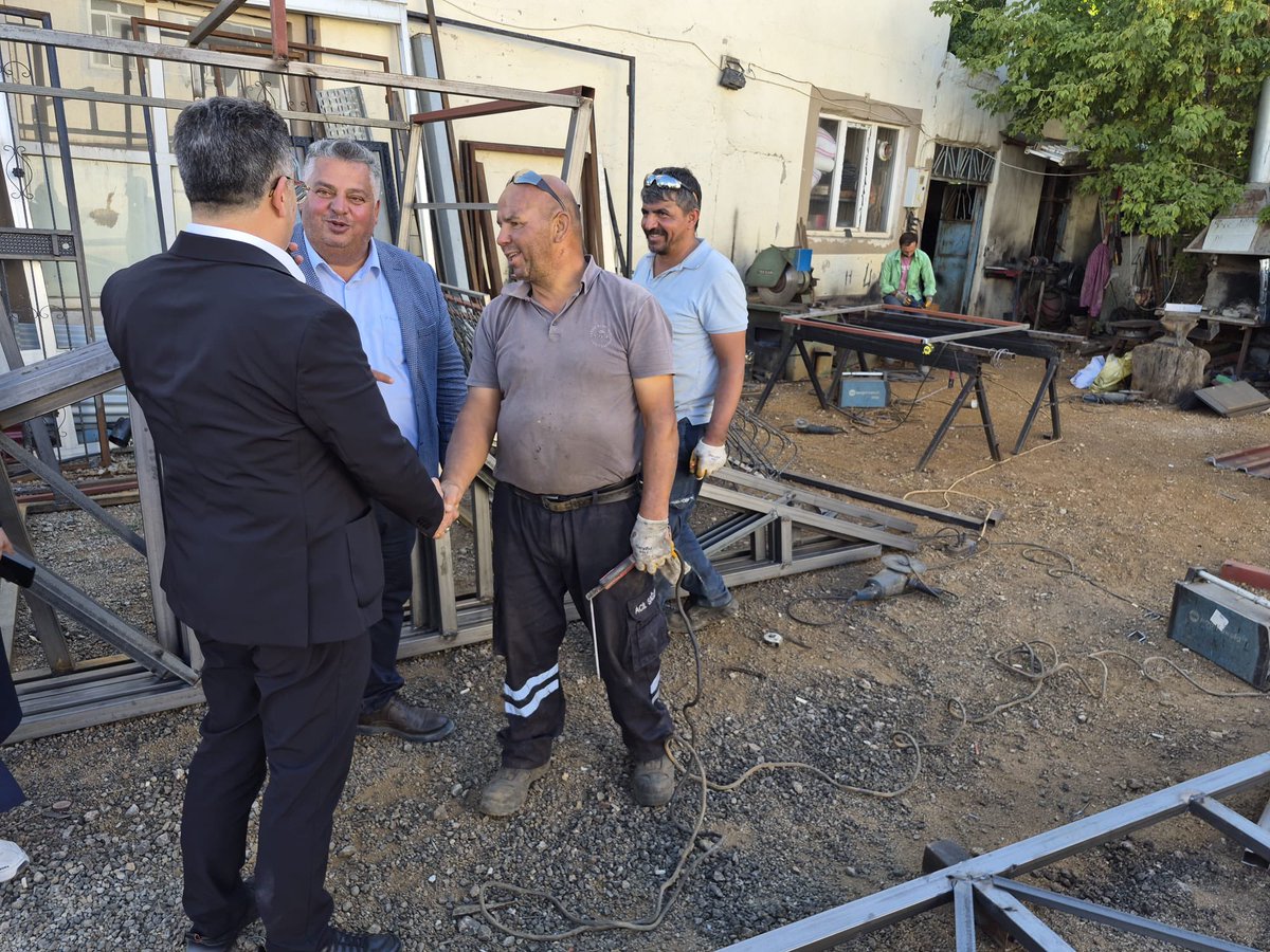 farukaytek's tweet photo. ❝AK Parti; emeği değerli kılan, üretimi destekleyen, esnafımızın alın terini bereketle buluşturan bir hizmet hareketidir.❞

Tufanbeyli İlçe Koordinatörümüz Şahin Cerit, İl Yönetim Kurulu Üyemiz Mertkan Közigi, Tufanbeyli İlçe Başkanımız Kenan Birgin, Tufanbeyli Kadın Kolları Başkanımız Ülkühan Alcı ve kıymetli teşkilatımız ile esnafımızı ziyaret ettik.

Esnafımızın emeğini ve gayretini Türkiye Yüzyılı’nın büyüyen ekonomisiyle buluşturacak hizmetleri kararlılıkla sürdüreceğiz.

📍Tufanbeyli