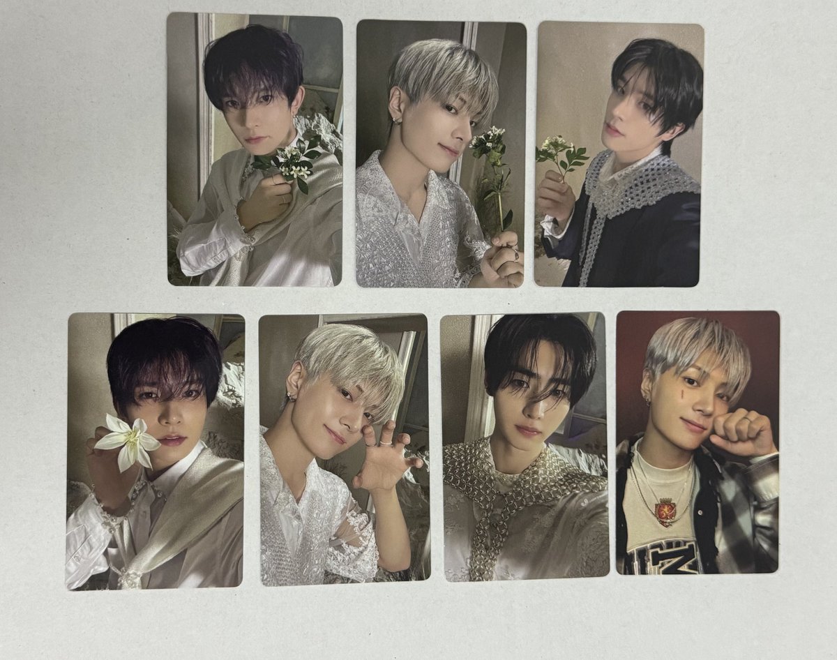 littlejay020's tweet photo. ☁️พร้อมส่ง/wts☁️

(แถวบน) yzy 1.0 lucky draw
ฮีซึง เจค 380
เจย์ 300
(แถวล่าง) kalpa ver. kasana ver.
ฮีซึง เจย์ ซองฮุน ใบละ 100

📮shipping 40

สอบถามเพิ่มเติม dm ได้เลยนะคับ❕
#ตลาดนัดENHYPEN https://t.co/sN7hwwZ4zz