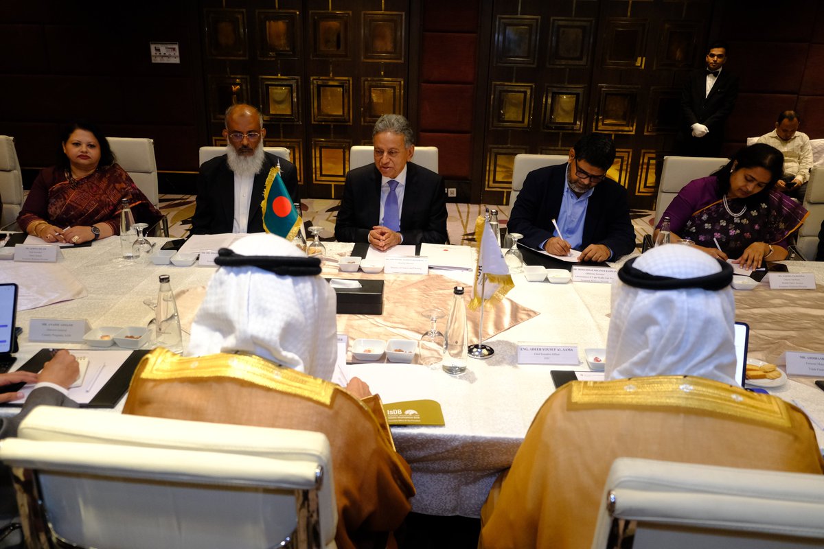 isdb_group's tweet photo. In #Dhaka, H.E. Mr. Amir Khasru Mahmud Chowdhury, Bangladesh’s Minister of Finance and Planning and IsDB Governor, met with H.E. Dr. Muhammad Al Jasser, Chairman of the #IsDB Group, accompanied by Eng. Adeeb Yousuf Al Aama,CEO of @ITFCCORP, and senior IsDB Group officials.

The meeting reviewed the longstanding Bangladesh–IsDB partnership, taking stock of progress across the development portfolio and identifying opportunities to expand cooperation in areas central to Bangladesh’s growth. 

Discussions also focused on shaping the upcoming Member Country Partnership Strategy (MCPS) around the country’s development aspirations and priorities.

Key areas included resilient infrastructure, transport connectivity, trade finance, and private-sector development. 

Both sides underscored the importance of the IsDB Concessional Fund (ICF) and blended finance models, including Sukuks, to expand access to financing, while exploring how the wider IsDB Group can further support Bangladesh’s development agenda.
