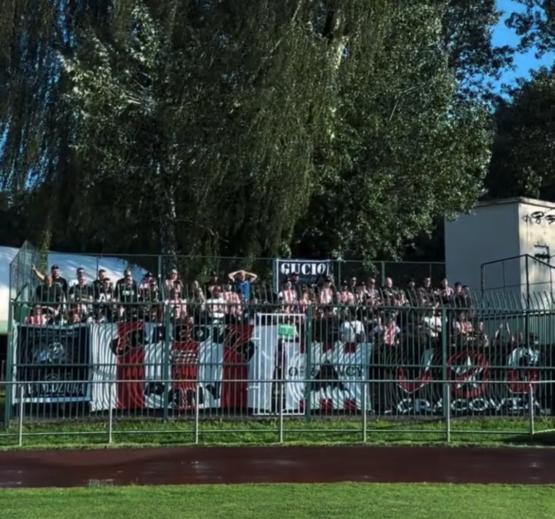 PolscyKibicePL's tweet photo. Cracovia w Pruszkowie https://t.co/oYyeXIzPHv
