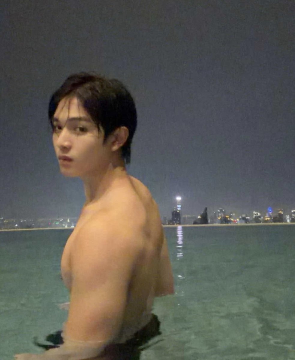 astonbubbles's tweet photo. HELLO?? WHAT ABOUT MY SANITY KHUN CHOKUN PUTTIPONG???? https://t.co/lrgJtStePJ