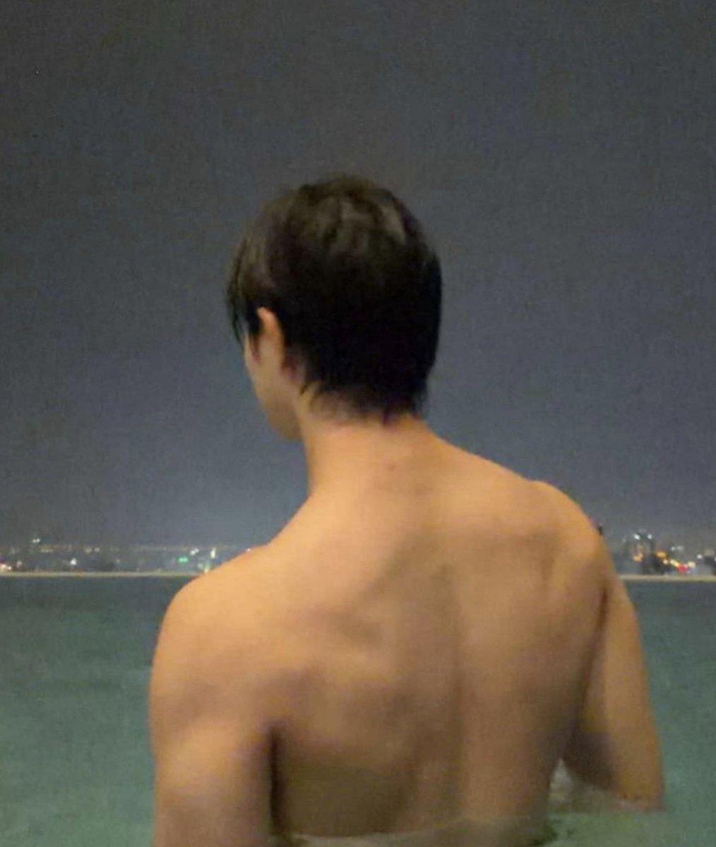 astonbubbles's tweet photo. HELLO?? WHAT ABOUT MY SANITY KHUN CHOKUN PUTTIPONG???? https://t.co/lrgJtStePJ