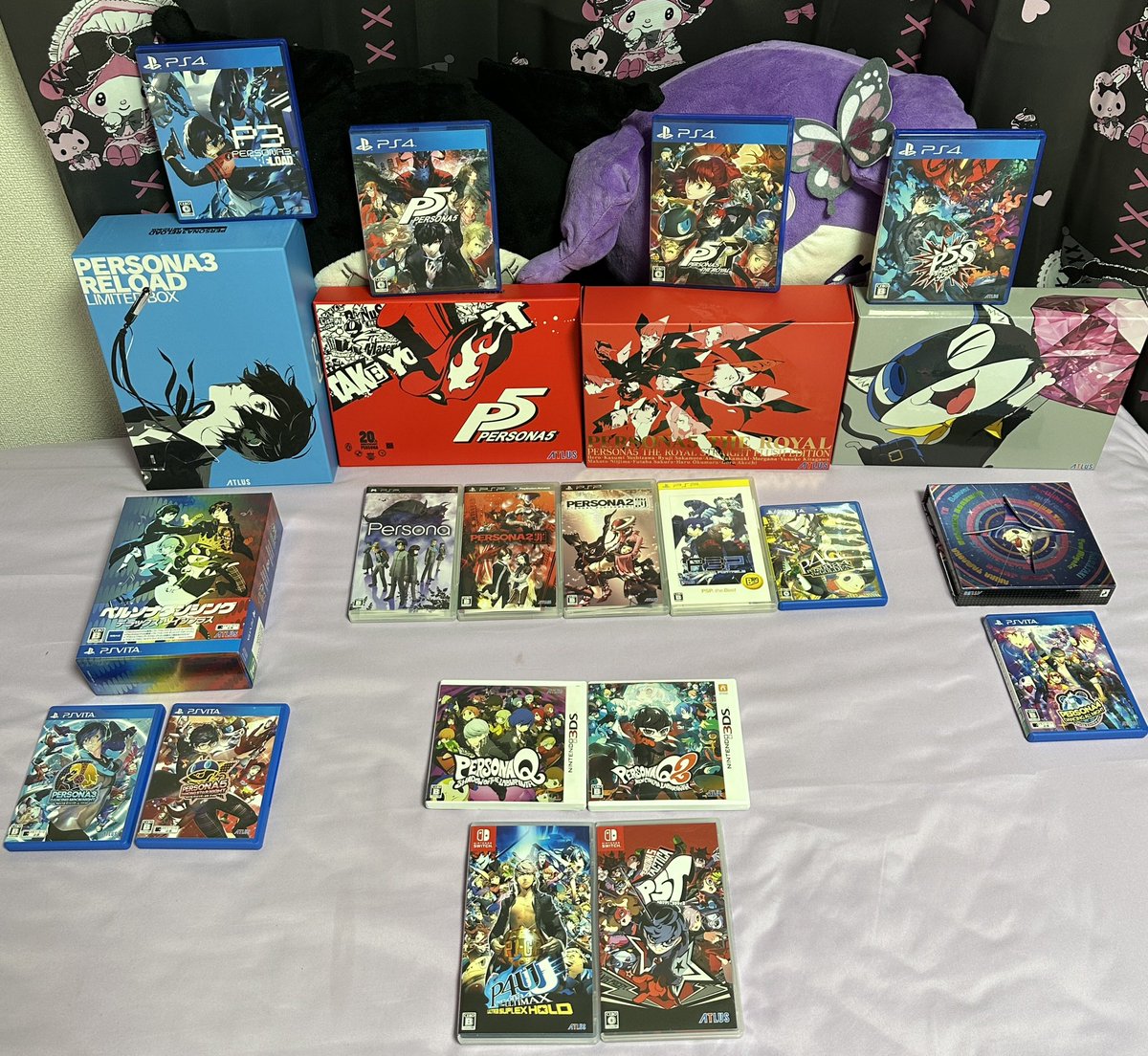 noahcha13's tweet photo. 今年のマジミラのdvdは記念で欲しくて買うのは確定してるけどソナーレちゃんのぬいかダンロンのサンリオコラボグッズを買うか今まさにすごく迷ってて困ってる😇

2x2にリバイバルも同時期に出るのまじでやめてくれお金なさすぎる4にます

*コレクションの一部です https://t.co/HqpmhwpLhF