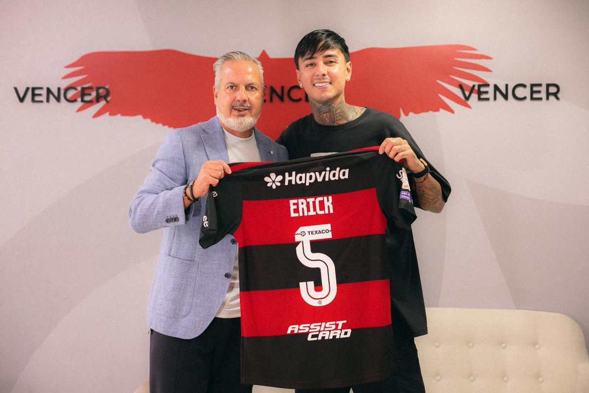 futebol_info's tweet photo. Com contrato renovado até o fim de 2029, Flamengo aumenta multa rescisória de Pulgar.

A antiga multa era considerada baixa, na casa dos R$ 20 milhões, e saltou para R$ 50 milhões.

O volante chileno de 32 anos também recebeu um aumento salarial.

🗞️ @OGlobo_Esportes | @diogodantas
📸 Adriano Fontes/CRF