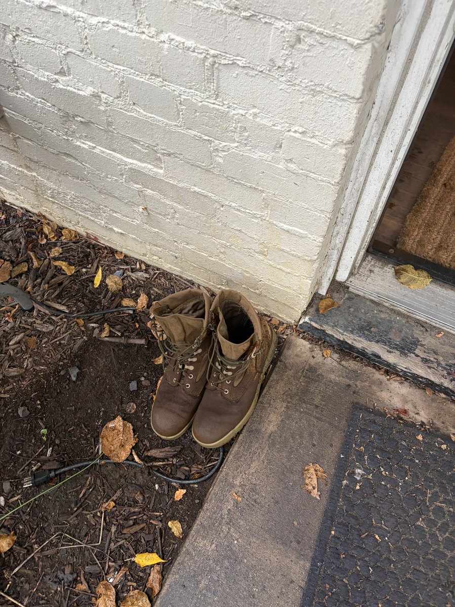 BertnErniePicks's tweet photo. My nigga left his ROTC boots outside in the rain do we call that trenchfootmaxxing https://t.co/M1cXRPfvkw