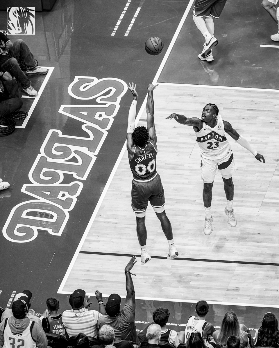 dallasmavs's tweet photo. Top plays as told in B&amp;W ⚫️⚪️ 

NBA Top Plays Week // #MFFL https://t.co/pifhdLOJ8I