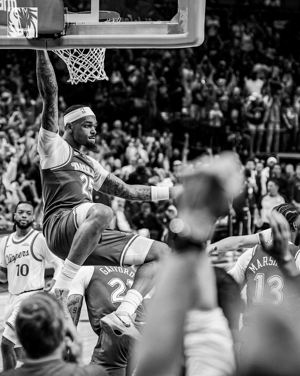 dallasmavs's tweet photo. Top plays as told in B&amp;W ⚫️⚪️ 

NBA Top Plays Week // #MFFL https://t.co/pifhdLOJ8I