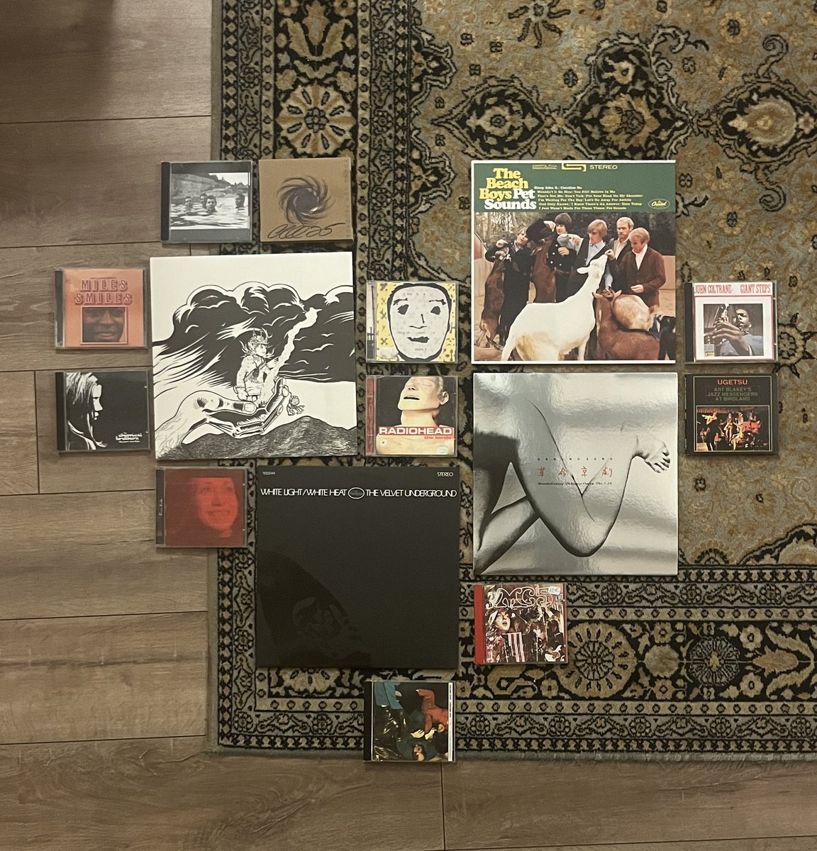 maxime_aep's tweet photo. Cœur et bite en CD et en vinyle https://t.co/Hd6AbUSf2Q