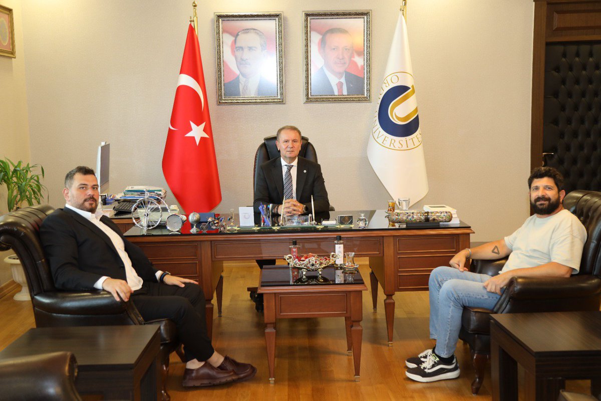 orduniversitesi's tweet photo. Ordu Tabip Odası Başkanı Uzm. Dr. Ömer Faruk Barçak, Rektör Prof. Dr. Orhan Baş'ı makamında ziyaret etti. https://t.co/B9puw4wbei