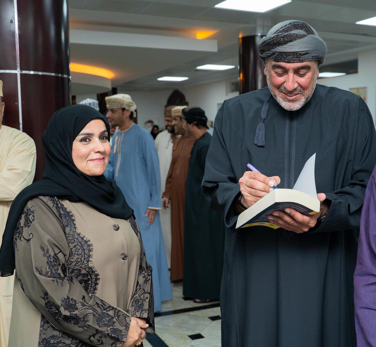 AlghashamP's tweet photo. الجمعية العُمانية للكُتاب والأدباء تحتفي بتوقيع كتاب “التكامل بين الأنظمة الإلكترونية الحكومية” https://t.co/07A1UfzqQy https://t.co/NNCtxnXlev