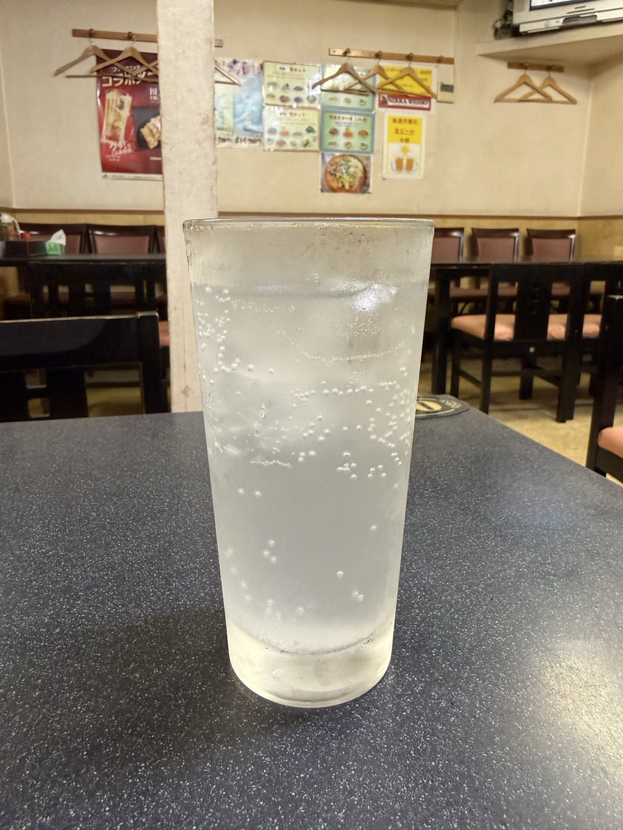 reiichi1024's tweet photo. 札幌と福岡・熊本の方に山ちゃんの手羽先沼へ落としたまではよかったのだけれど、東京、東北組との三次会で無事死亡。

酒で勝とうとは思わないけど、あの辺の人達はマジで強い。えぐい。

なんちゅう肝臓しとるんだ……😭

そんな悔しさからメシ食ってます。この空腹感、絶対気のせいなのに😇 https://t.co/4eNAPZposP