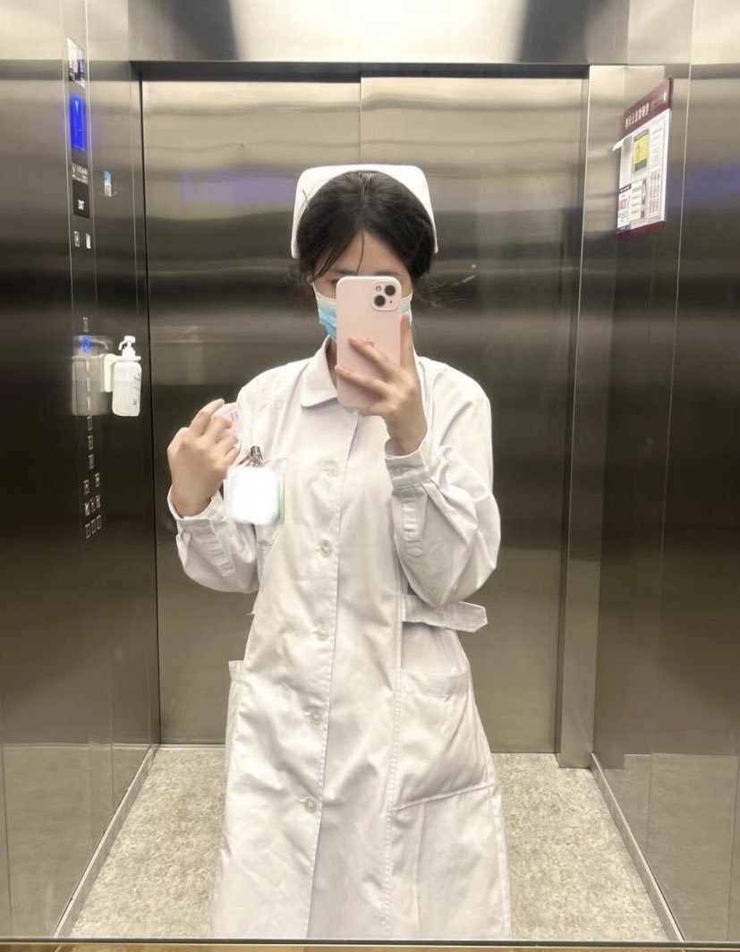 StyleAtsu's tweet photo. 夜班摸鱼中…有男生吗？

 我想发照片🫣直接发 https://t.co/83phrGu8BF