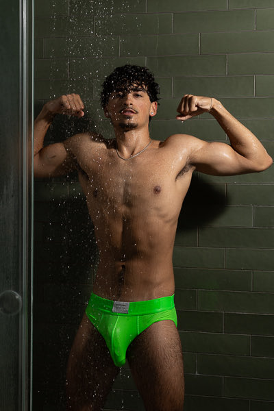 varsityvato's tweet photo. Can you see it 👀

#mlm #gay #dl #frat #latino #mexican #goon #bulge #chudai #nsfw #jock #college https://t.co/WHNEqudvqu