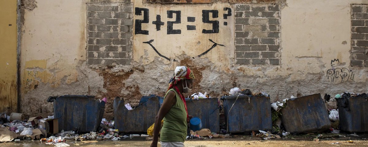 _elfaro_'s tweet photo. Para julio de 2026, Cuba ha experimentado un colapso eléctrico sin precedentes con apagones de hasta 30 horas y escasez de combustible. Parte de esta crisis es resultado de la detención de envíos de crudo desde Venezuela, sumado a aranceles impuestos por Donald Trump a cualquier nación que comercie petróleo con la isla. 

🖊️ @chelefaro 
📸 Pau Coll/ RUIDO Photo
https://t.co/2IwW6462zN