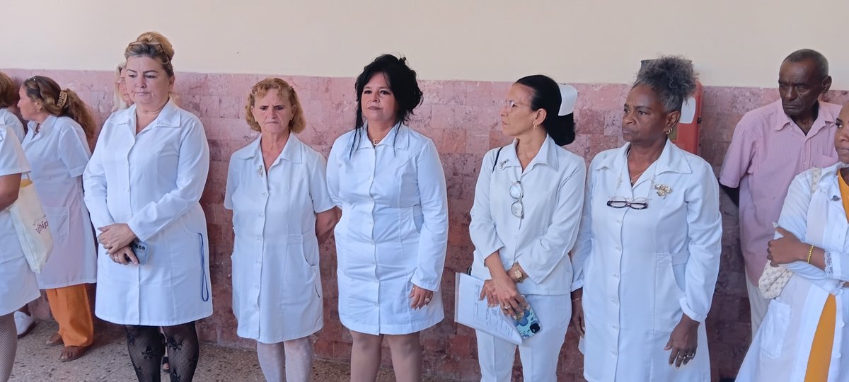 Comunicahptr's tweet photo. Acto de inicio de curso de las Ciencias Médicas en el Hospital General de #TrinidadDeCuba. 
#SantiSpiritusEnMarcha.
@Tdad_comunica. 
@VivasMarelys https://t.co/aYUTeTSKA1