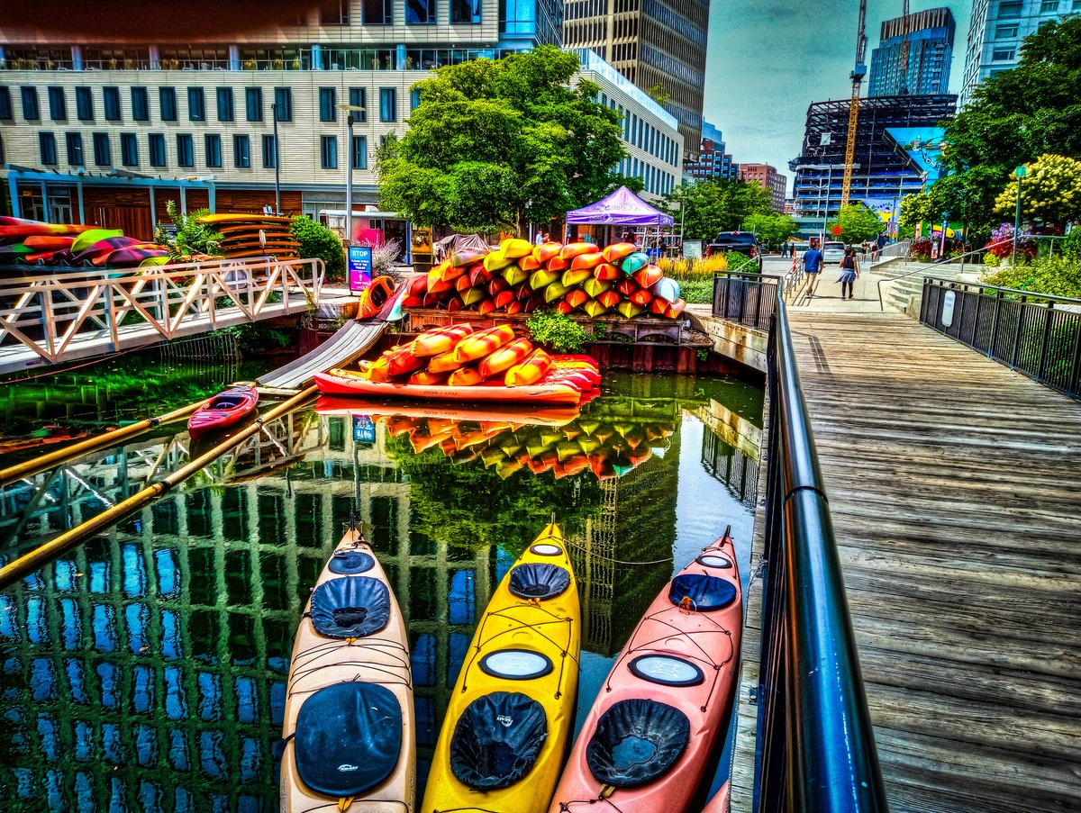 paulsportrait's tweet photo. More kayaks in #CambMA https://t.co/mu8EZj3Mzz