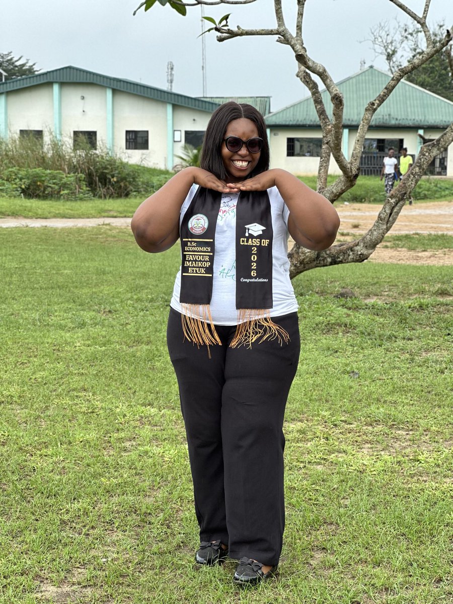 favour61450's tweet photo. I finally signed out of the University of Uyo! 
Wish everyone I wanted there could have signed my shirt.

Thankfully, Macad makes that possible. Your people can digitally sign your shirt and celebrate you from anywhere.

https://t.co/ImI0sUApIR https://t.co/87EsgPGdbY
