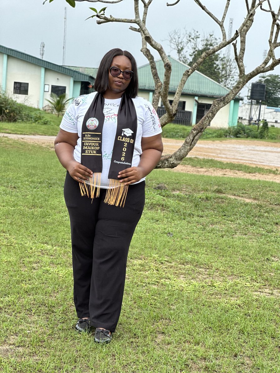 favour61450's tweet photo. I finally signed out of the University of Uyo! 
Wish everyone I wanted there could have signed my shirt.

Thankfully, Macad makes that possible. Your people can digitally sign your shirt and celebrate you from anywhere.

https://t.co/ImI0sUApIR https://t.co/87EsgPGdbY