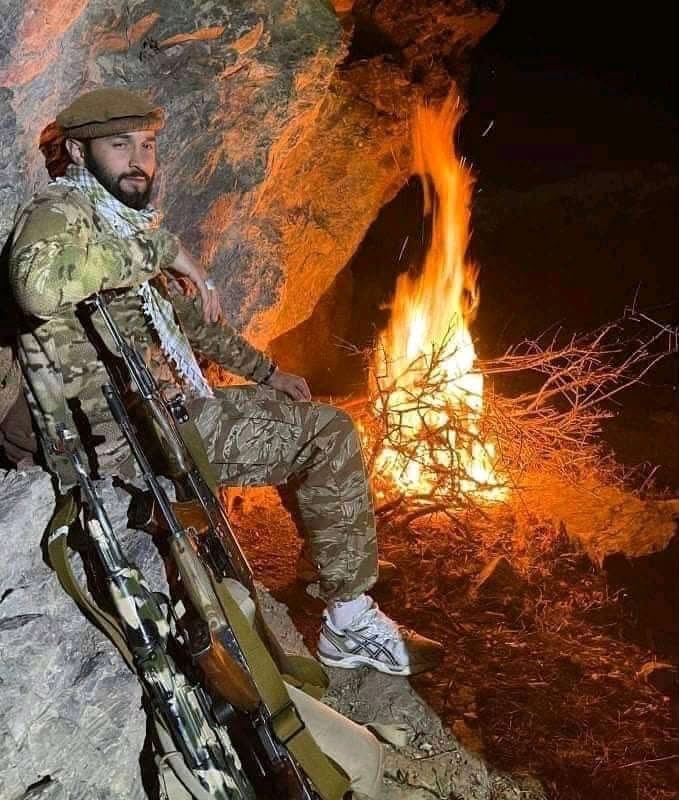 cyberpionier's tweet photo. Degroal Mohammad Asif, father of Hasib Panjshiri, made it very clear: no internal fighting or betrayal from within the NRF played any role in his sons death.

#WeAreNRF #UntilFreedom #تاآزادی https://t.co/XoZ1Mp6xM8