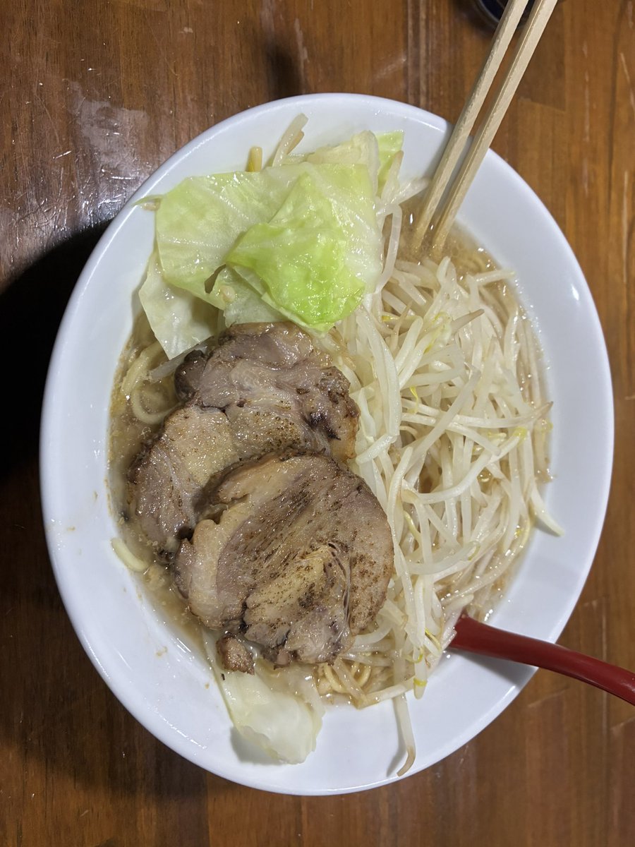 EhFpucq's tweet photo. 久々に食べたけどめちゃくちゃ美味かった https://t.co/fpQ71cJNst
