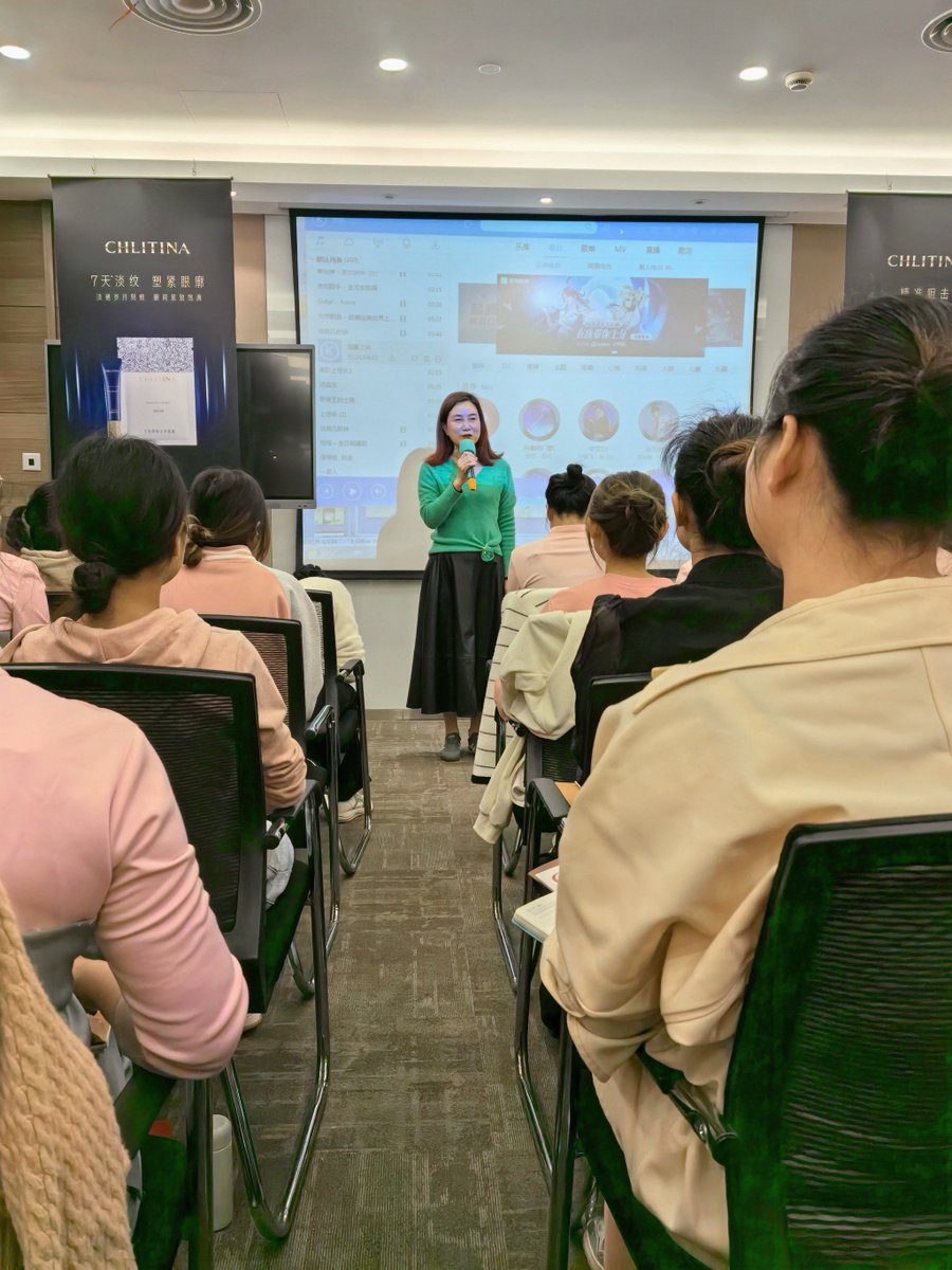 yana048's tweet photo. Just wrapped up an inspiring workshop on digital marketing! Learned actionable strategies to boost brand reach and connect with audiences better. Grateful for the insightful speakers and amazing peers. https://t.co/dMVuKPQMjY