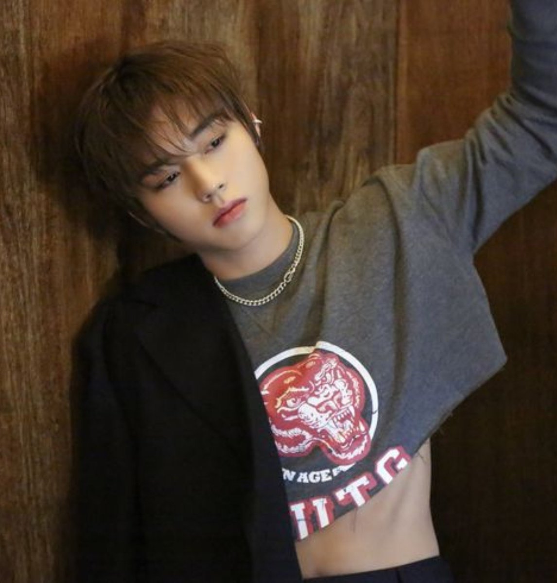 RaccoonsCoffee's tweet photo. Can we put this guy in cropped tops again please https://t.co/h5wq1RwMQZ