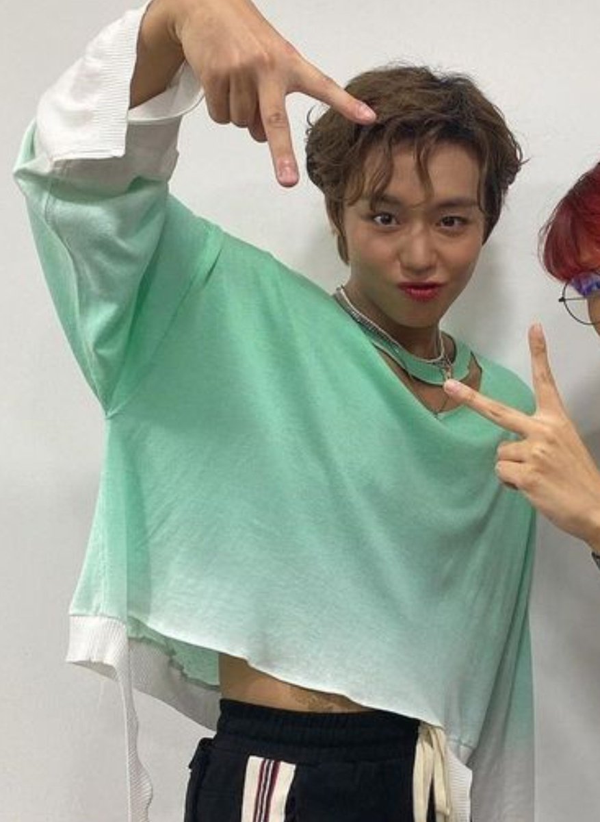 RaccoonsCoffee's tweet photo. Can we put this guy in cropped tops again please https://t.co/h5wq1RwMQZ
