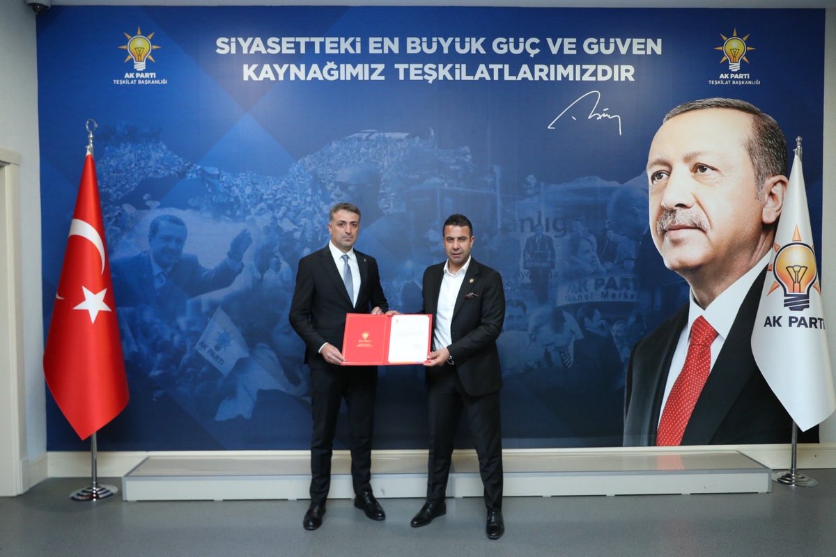 HamitSumer21's tweet photo. Genel Başkan Yardımcımız ve Teşkilat Başkanımız  Sayın Ahmet Büyükgümüş’ün tensipleriyle;

 Sur İlçe Başkanlığımıza Sayın Mücahit Alakuş atanmıştır.

Başkanımıza yeni görevinde başarılar diliyor, bu önemli görevin Sur ilçemize ve teşkilatımıza hayırlı olmasını temenni ediyorum.

Sur İlçe Başkanlığı görevini devrederek İl Teşkilat Başkanlığımızdaki görevine başlayan Sayın Davut Yıldız Başkanımıza da bugüne kadar Sur ilçemize sunduğu emek, gayret ve hizmetleri için teşekkür ediyorum.

Birlik ve beraberlik içerisinde aynı azim ve kararlılıkla yolumuza devam edeceğiz.

Diyarbakır’ımıza, Sur ilçemize, teşkilatımıza ve tüm hemşehrilerimize hayırlı olmasını temenni ediyorum.

@abuyukgumus
@hakanaksu058
@AvukatErsanAksu
@mucahitalakus