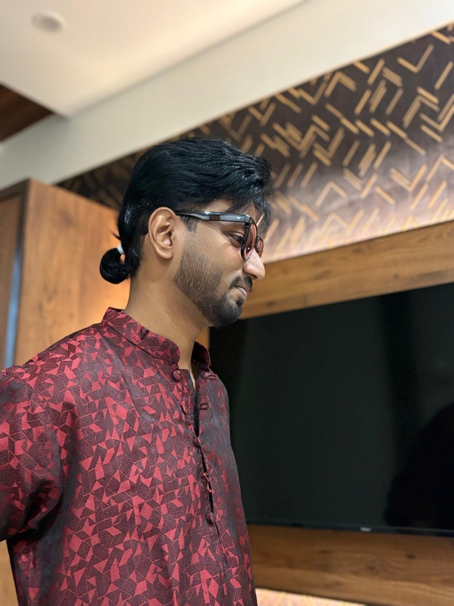zstanion's tweet photo. The plan was to dance at my friend’s sangeet. The kurta and ponytail had other ideas. 😂

#friendswedding #sangeeth
#uduppi #traditional https://t.co/iwgtQasaap