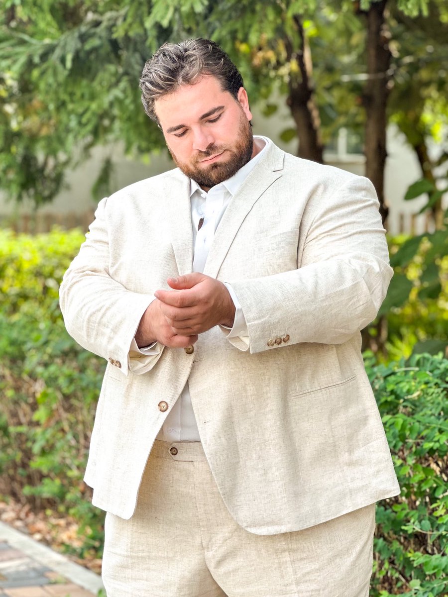 iseegains's tweet photo. When the suit matches the appetite.#hockerty https://t.co/g7OknHDv0b