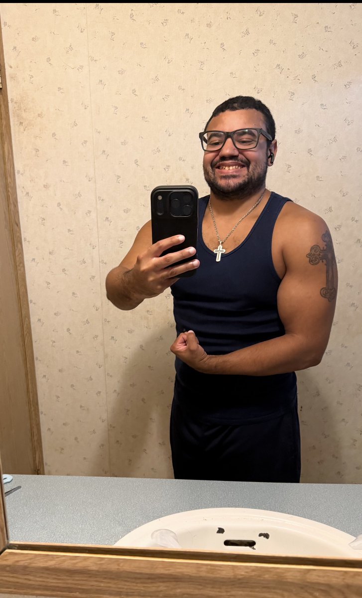 dallas_amiker's tweet photo. Even though now that Iโm a working man Iโm still going to be consistent with my workouts ๐๐๐พ๐ช๐พ Have a great day my friends stay blessed
#DoWorkSon #FitnessJourney
#WinTheDay https://t.co/0GCHBtFefZ