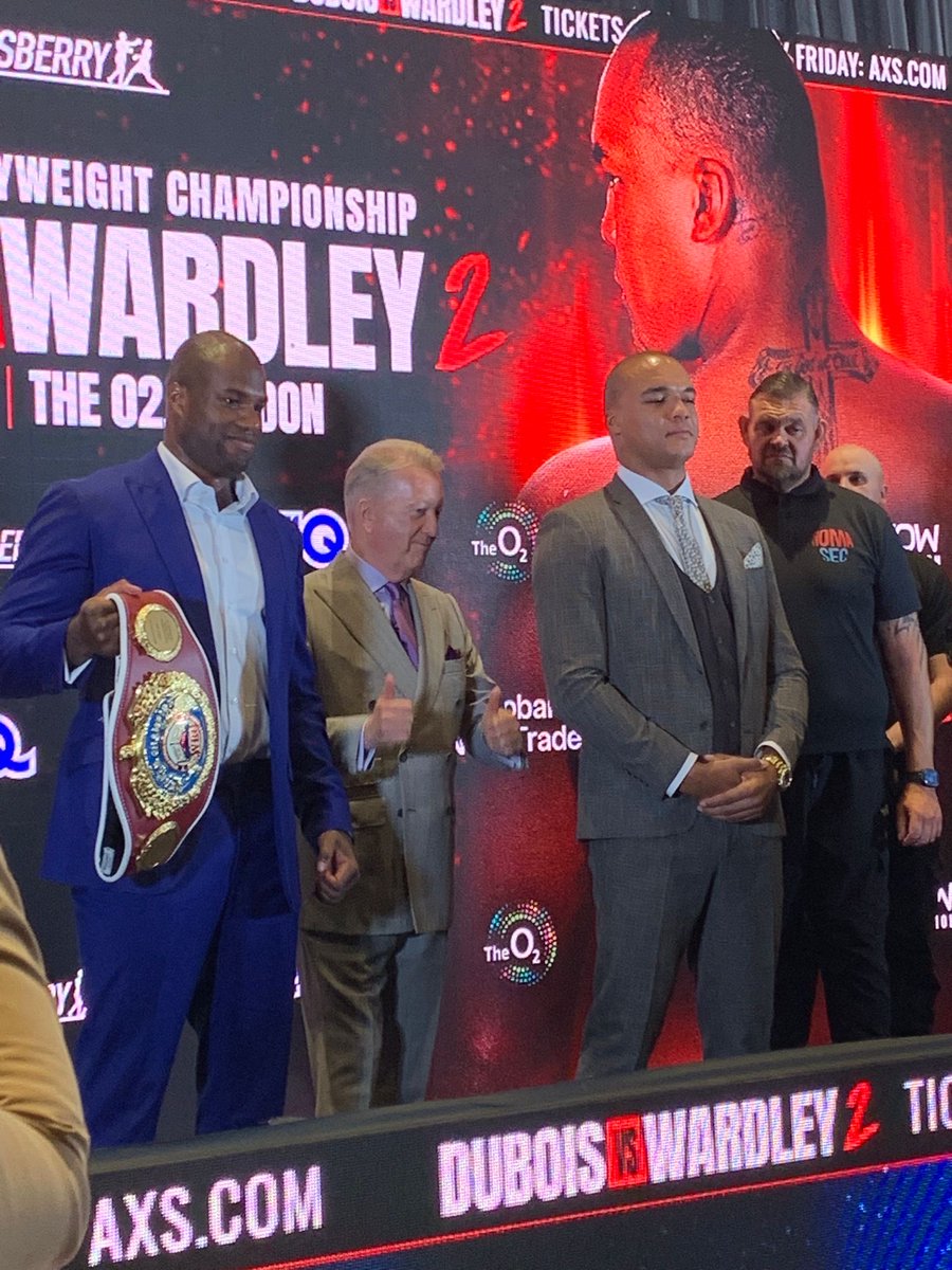 jamsboxingchat's tweet photo. LIVE SHOTS From the Dubois x Wardley 2 press conference in London. 

#Boxing #DuboisWardley2 #PressConference #QueensberryPromotions #RCB #BoxingFightZone #RedCornerBoxing https://t.co/Brp4wt5eyM