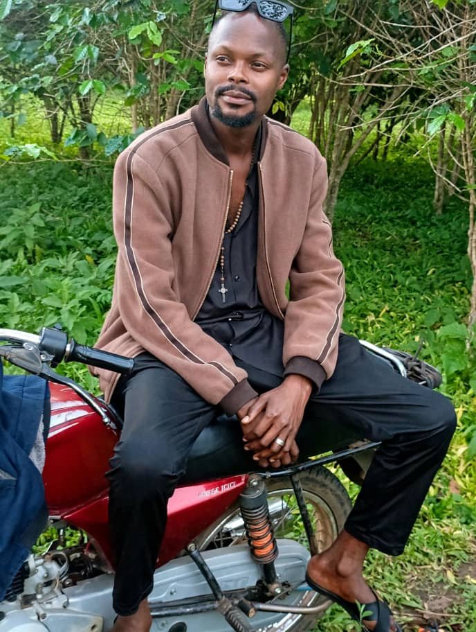 AmigoMoses's tweet photo. Zombo Youth and A celebrity Known as MK low Budget "aka" Dorrubucci is impressed and delighted by @mkainerugaba Declaration to run for presidency in 2031
@PLUsecretariat 
@NRMOnline 
@Plumedia1 https://t.co/427lwDxvDz