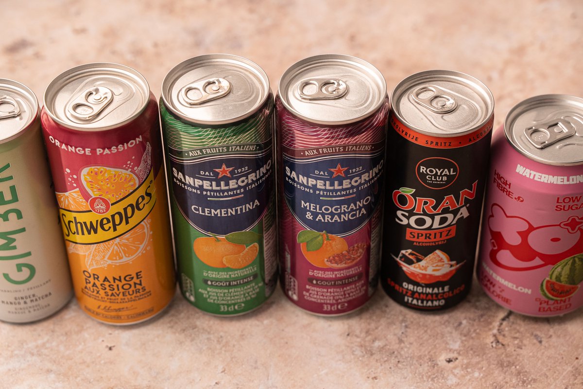 CulyNL's tweet photo. Culy test: 6x blikjes frisdrank uit de supermarkt https://t.co/sduXpCLpnF https://t.co/FWjqdNckXf