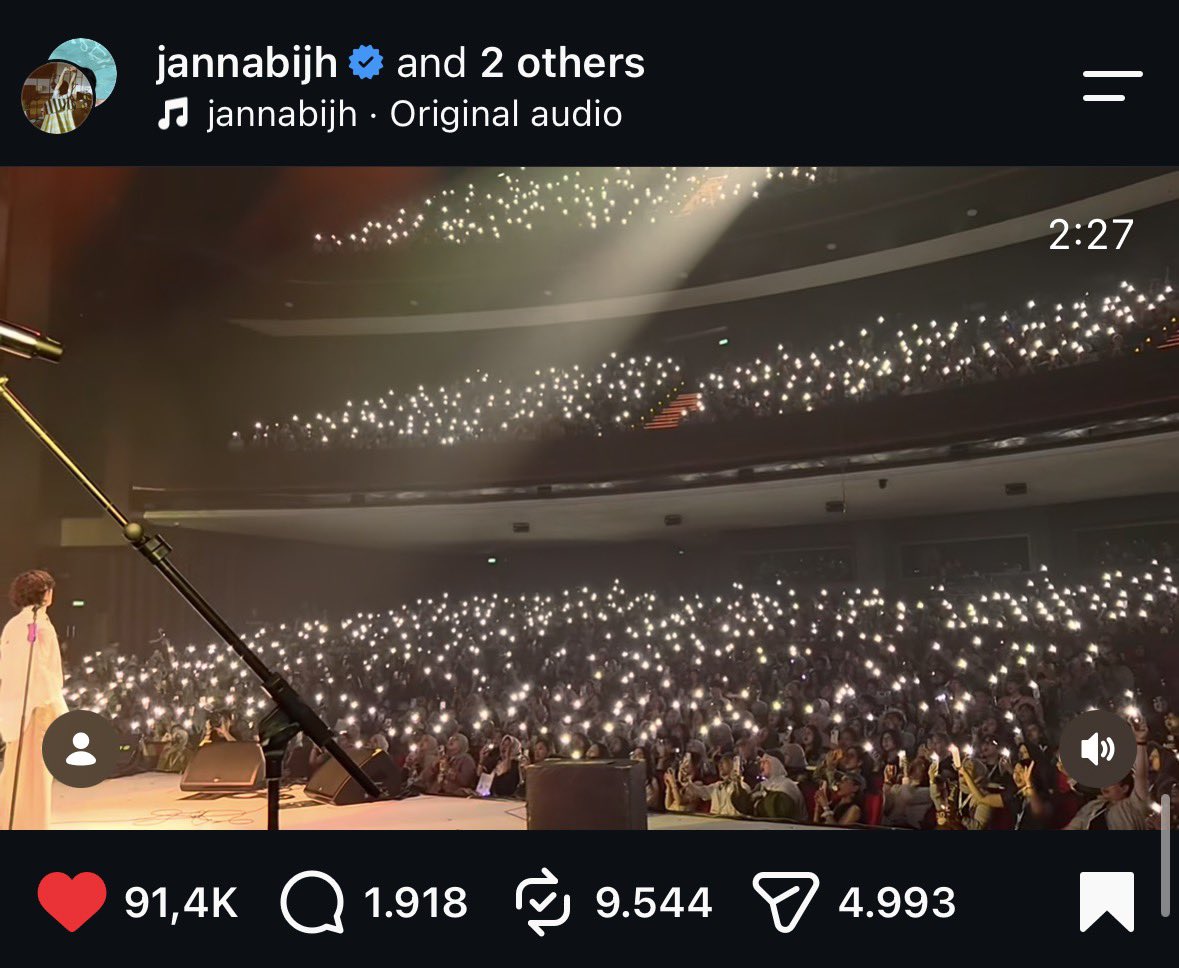 lalunedesix's tweet photo. Jujur shock video sing along Jakarta-nya Jannabi sekarang likes-nya udah 91k😭 https://t.co/dXDO0fpUT5