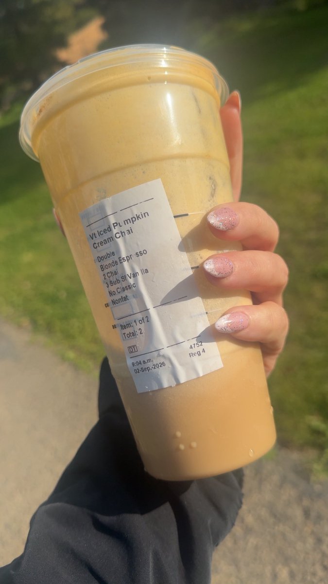 goddessbrooke_f's tweet photo. for the girls that fuck with the pumpkin cream chai but not with the calories or sugar in it 🫶🫶 https://t.co/g6zWZxAixB
