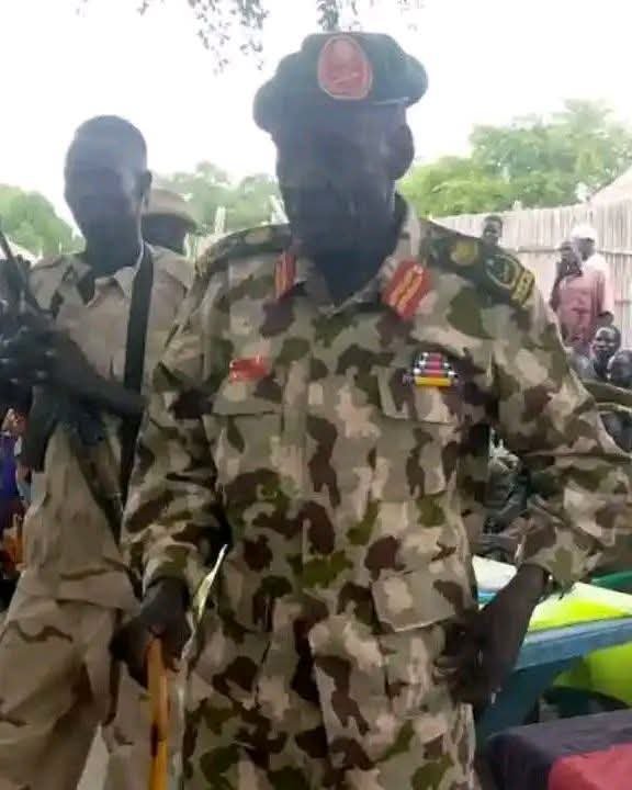 Rise_Forge's tweet photo. A Lieutenant General in South Sudan https://t.co/GhsaYjFo6L