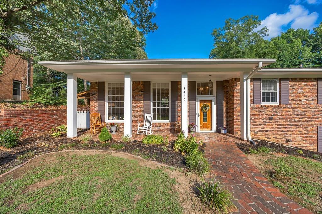 ForSaleByBonnie's tweet photo. Could this be the home you've been searching for? Let me know if you're interested!
#BennettToSellIt #BuyWithBonnie #RealEstate #ForSale #BenderRealty #BeHomeWithBender

Bender Realty 423.472.2173 https://t.co/mjw2SyVYfi