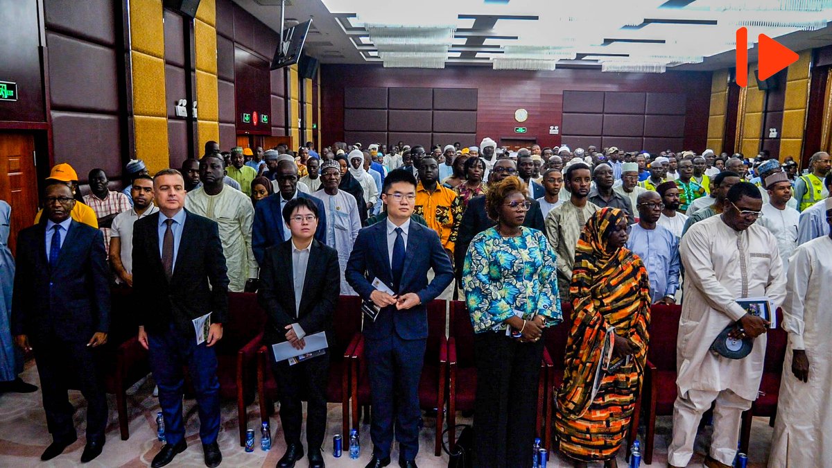 mrtvtchad's tweet photo. 𝗦𝗘́𝗖𝗨𝗥𝗜𝗧𝗘́ 𝗥𝗢𝗨𝗧𝗜𝗘̀𝗥𝗘: L’Office national de la sécurité routière(#ONASER) a lancé ce mercredi 2 septembre 2026 la Brigade active de la sécurité routière. La cérémonie, présidée à l’hôtel Soluxe par la ministre des Transports, de l’Aviation civile et de la Météorologie nationale, Fatima Goukouni Weddeye, a réuni les autorités administratives, les forces de défense et de sécurité ainsi que les partenaires techniques et financiers. Composée d’agents de la Police nationale, de la Gendarmerie nationale et de l’ONASER, cette brigade aura pour mission d’informer, de sensibiliser et d’accompagner les usagers vers un meilleur respect du Code de la route. Déployée dans un premier temps sur les principaux axes de N’Djamena, elle a vocation à être progressivement étendue à l’ensemble des provinces du pays.#mrtvtchad #mrtv #Tchad
