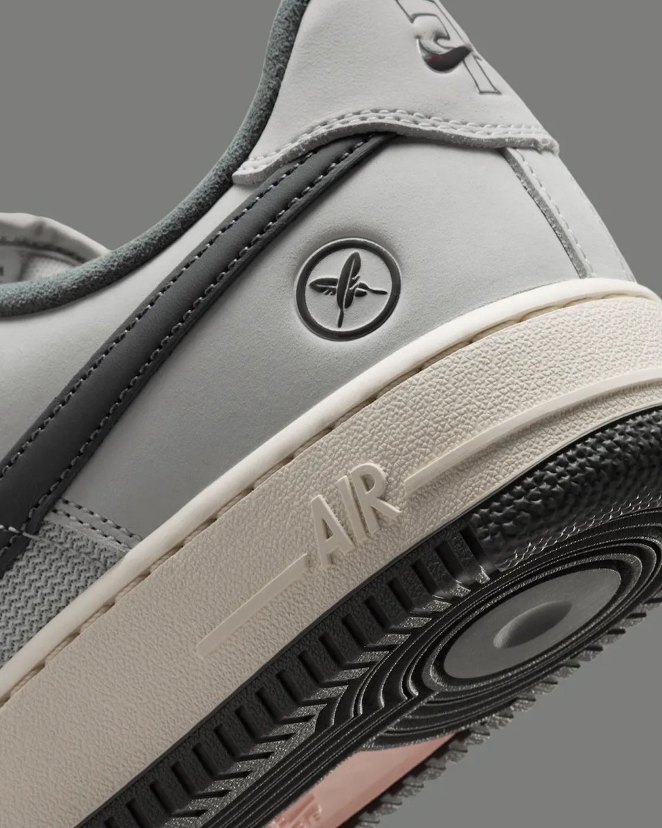 Ovrnundr's tweet photo. Yuto Horigome x Nike SB Air Force 1 Low 🪶

OFFICIAL IMAGES 

• $125
• September 12th (skate shops) https://t.co/CE1JzYBX3L