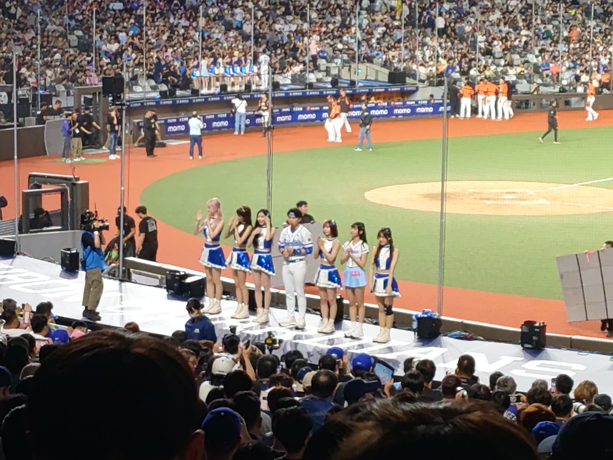 1975tabikuma's tweet photo. 今回の台湾旅は野球観戦がメイン⚾️今日は台北大巨蛋(台北ドーム)で富邦悍將(富邦ガーディアンズ)vs統一7ELEVEn獅(統一7ELEVEnライオンズ)の試合を観戦😊台湾プロ野球ではチアも大人気で盛り上がってくると観客も一緒にダンスしていて面白かったです。日本とはまた違った楽しさがありました👍 https://t.co/rEGueeXdic