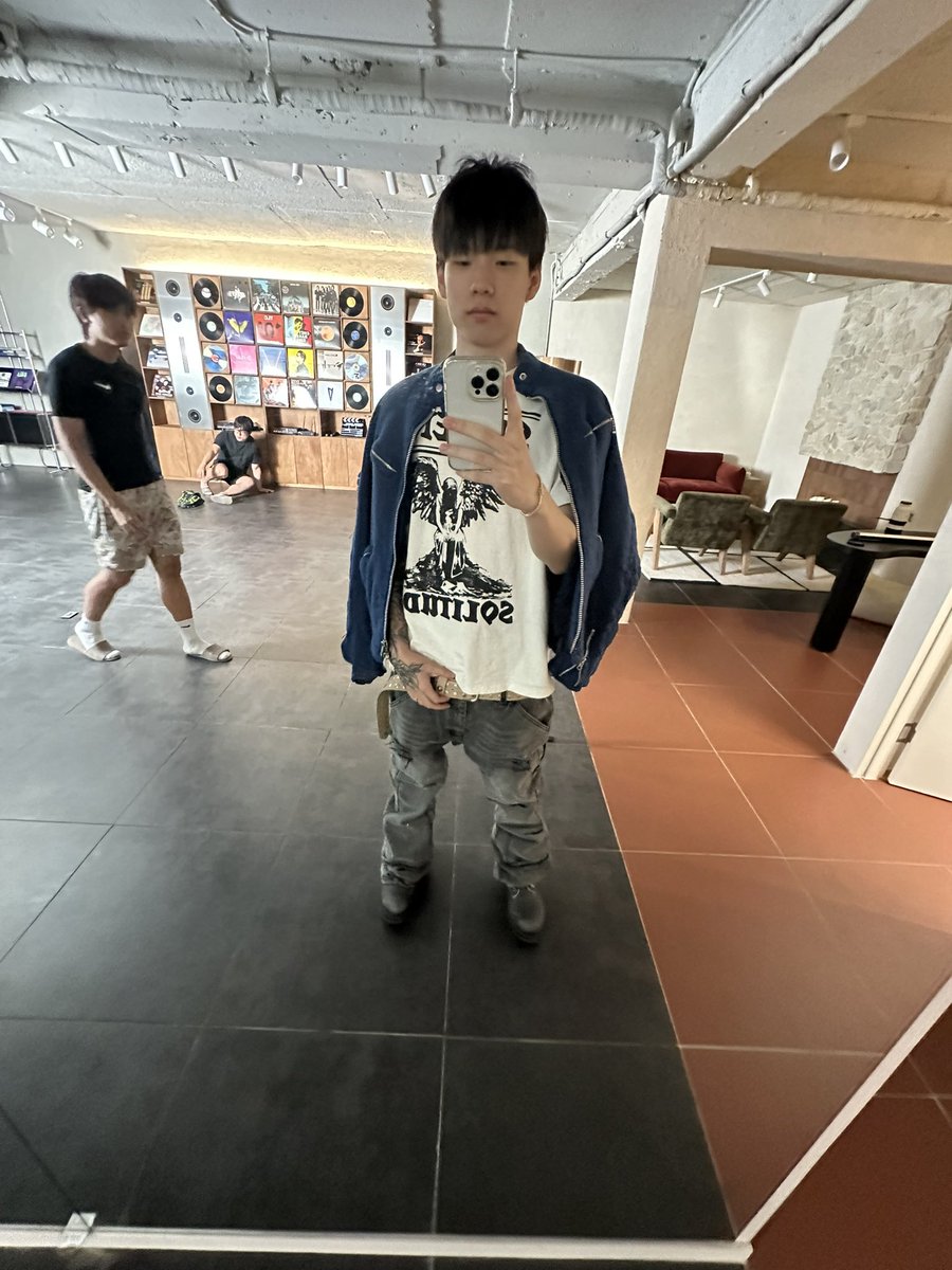 yxnlove's tweet photo. 매너있게 살게요 침착맨 매너 설명회 잘 봤읍니다 ㅗ https://t.co/fcj0X01iWr
