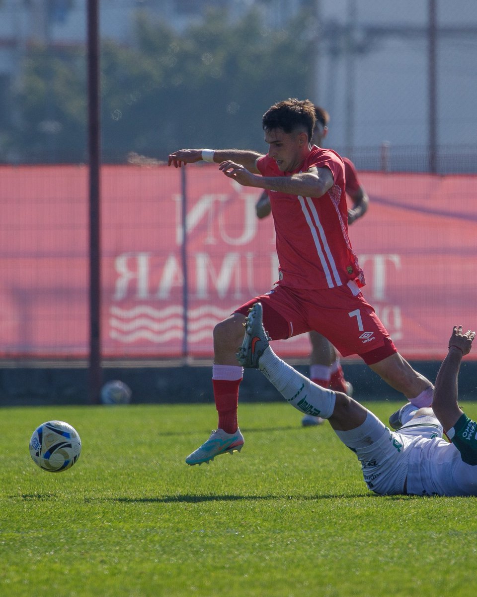 diecastro83's tweet photo. #AAAJ Joaquín Gho volvió a sumar minutos oficiales en el empate de la Reserva ante Sarmiento ❤️

¡Falta menos, Joaco! ⏳ https://t.co/gLCgFyFgFE