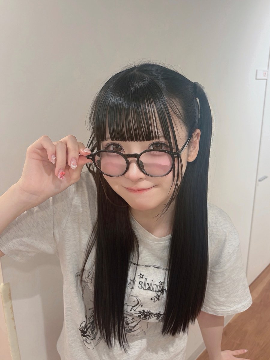 mona_sukiiro's tweet photo. そんなに見つめちゃ恥ずかしいよ♡ https://t.co/et7CErQ9SQ