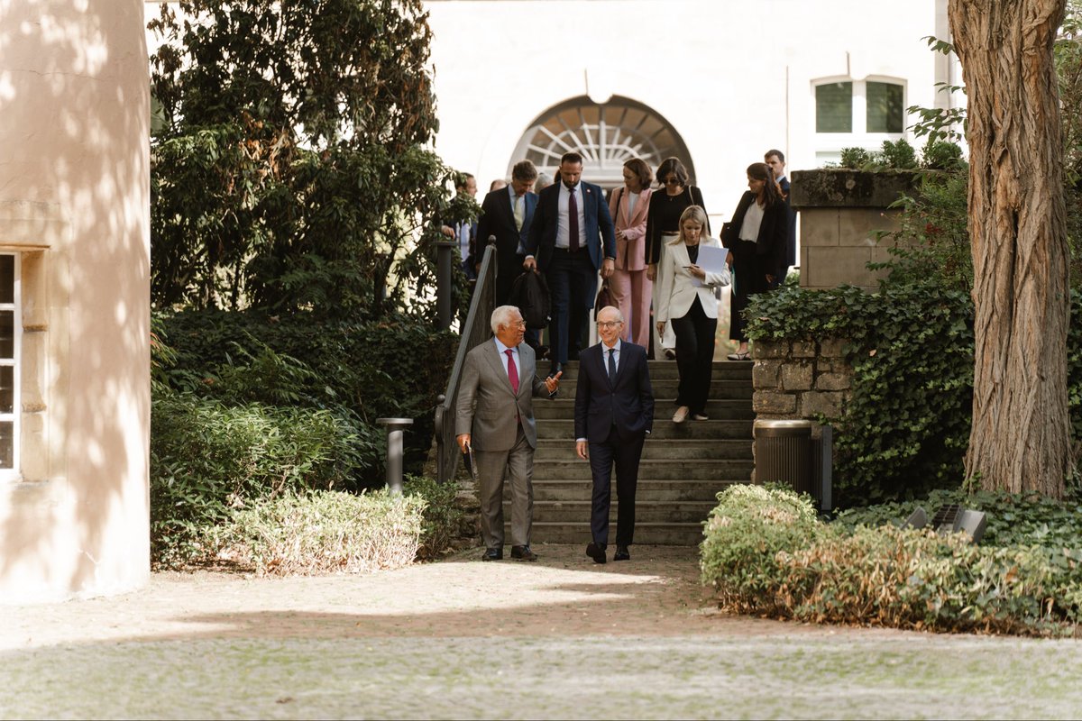 LucFrieden's tweet photo. Useful exchange with @eucopresident António Costa during his #TourdesCapitales. 

Luxembourg’s priorities are clear: 
▫️Securing a strong and future-oriented EU budget.
▫️Making Europe a true hub for innovation, AI and satellites.
▫️Completing the EU’s Internal Market. 
▫️Advancing the Savings and Investment Union.